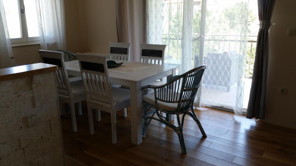 Apartments Rustic Biograd Na Moru Habitación foto